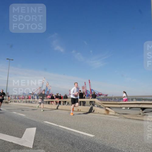03.10.2025 - Köhlbrandbrückenlauf Matties Gatica Varas http://msf.ph/oto/8989040 03.10.2025 12:35:56 Position 2  meine-sportfotos.de