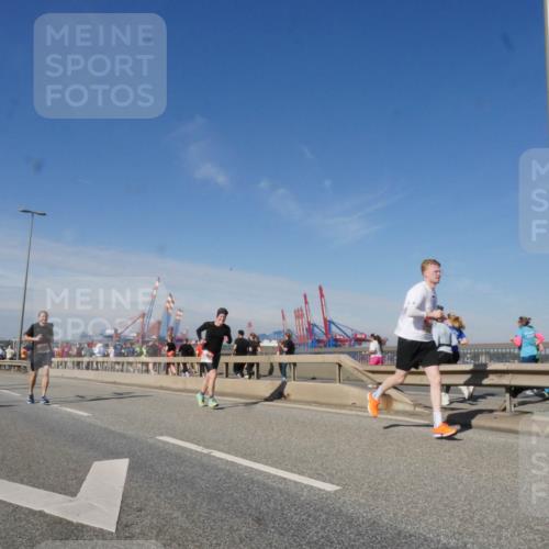 03.10.2025 - Köhlbrandbrückenlauf Matties Gatica Varas http://msf.ph/oto/8989046 03.10.2025 12:35:57 Position 2 118 meine-sportfotos.de