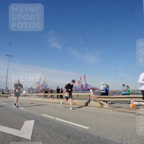 03.10.2025 - Köhlbrandbrückenlauf Matties Gatica Varas http://msf.ph/oto/8989048 03.10.2025 12:35:57 Position 2  meine-sportfotos.de