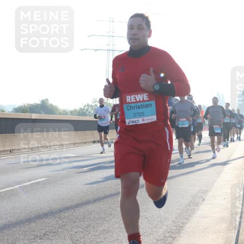 03.10.2025 - Köhlbrandbrückenlauf Luisa Fischer http://msf.ph/oto/8989065 03.10.2025 10:12:15 Position 3 020, 5, 3705, 1 meine-sportfotos.de