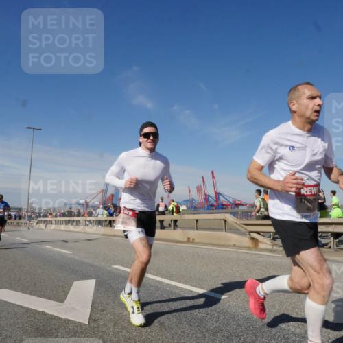 03.10.2025 - Köhlbrandbrückenlauf Matties Gatica Varas http://msf.ph/oto/8989081 03.10.2025 12:36:03 Position 2 6809, 40 meine-sportfotos.de