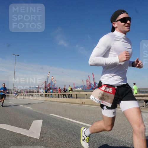03.10.2025 - Köhlbrandbrückenlauf Matties Gatica Varas http://msf.ph/oto/8989084 03.10.2025 12:36:03 Position 2 6809 meine-sportfotos.de