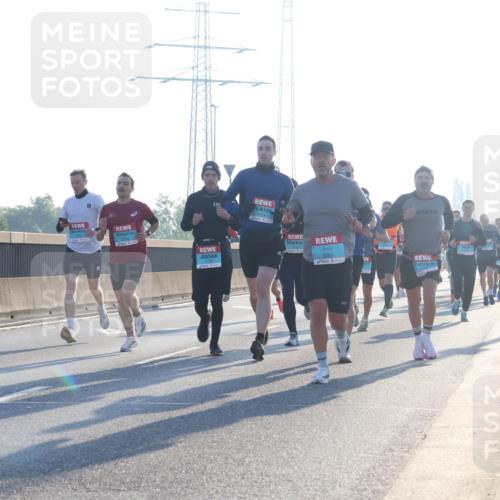 03.10.2025 - Köhlbrandbrückenlauf Luisa Fischer http://msf.ph/oto/8989085 03.10.2025 10:12:17 Position 3 1, 1 meine-sportfotos.de