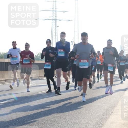 03.10.2025 - Köhlbrandbrückenlauf Luisa Fischer http://msf.ph/oto/8989090 03.10.2025 10:12:17 Position 3 3785, 1 meine-sportfotos.de