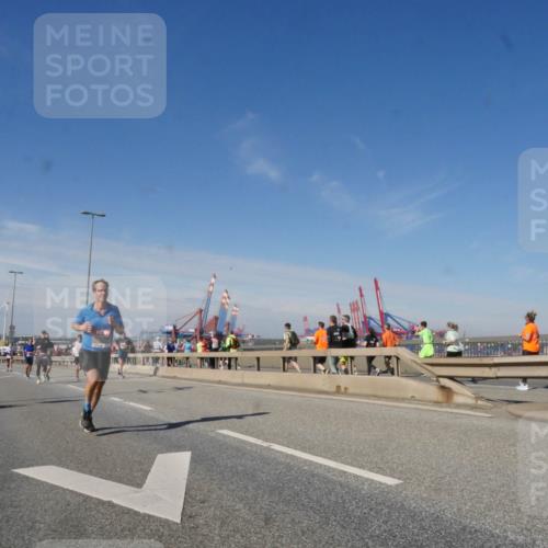 03.10.2025 - Köhlbrandbrückenlauf Matties Gatica Varas http://msf.ph/oto/8989091 03.10.2025 12:36:05 Position 2 118 meine-sportfotos.de