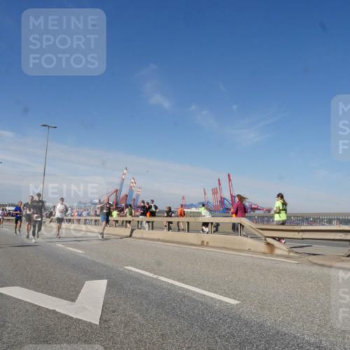 03.10.2025 - Köhlbrandbrückenlauf Matties Gatica Varas http://msf.ph/oto/8989104 03.10.2025 12:36:07 Position 2  meine-sportfotos.de