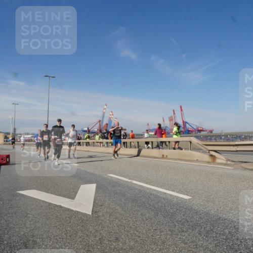 03.10.2025 - Köhlbrandbrückenlauf Matties Gatica Varas http://msf.ph/oto/8989109 03.10.2025 12:36:08 Position 2  meine-sportfotos.de