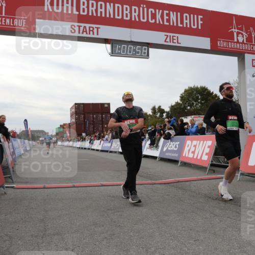 03.10.2025 - Köhlbrandbrückenlauf Yannick Fuchs http://msf.ph/oto/8989118 03.10.2025 16:00:57 Ziel 7294, 7396, 8676, 8855, 9736 meine-sportfotos.de