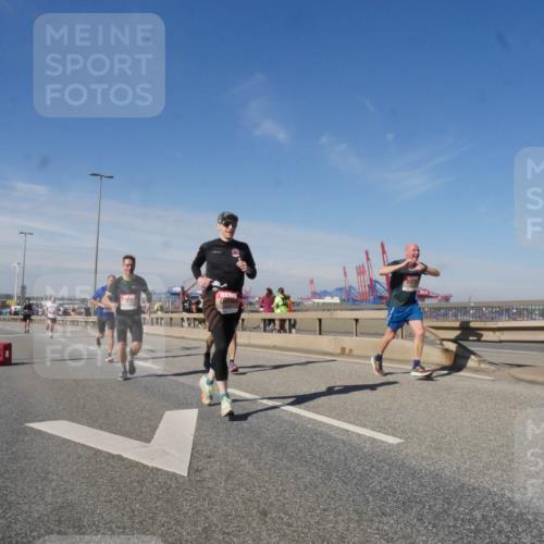 03.10.2025 - Köhlbrandbrückenlauf Matties Gatica Varas http://msf.ph/oto/8989120 03.10.2025 12:36:09 Position 2  meine-sportfotos.de