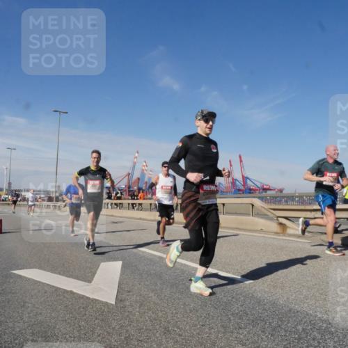 03.10.2025 - Köhlbrandbrückenlauf Matties Gatica Varas http://msf.ph/oto/8989122 03.10.2025 12:36:09 Position 2 118 meine-sportfotos.de