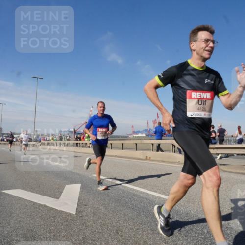 03.10.2025 - Köhlbrandbrückenlauf Matties Gatica Varas http://msf.ph/oto/8989132 03.10.2025 12:36:11 Position 2 4126 meine-sportfotos.de