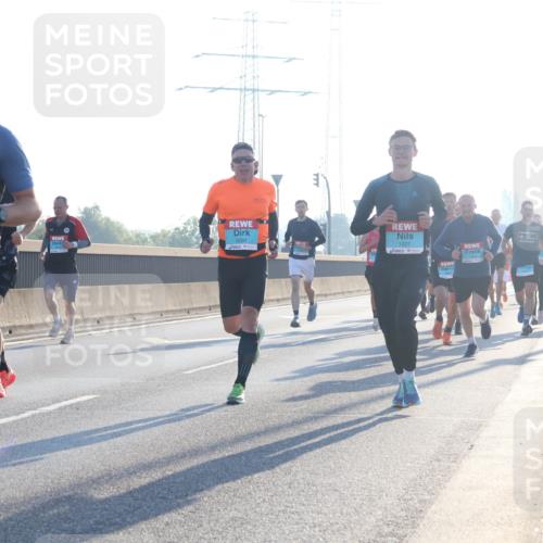 03.10.2025 - Köhlbrandbrückenlauf Luisa Fischer http://msf.ph/oto/8989141 03.10.2025 10:12:21 Position 3 2831, 3266, 1027, 1 meine-sportfotos.de