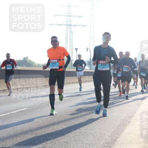 03.10.2025 - Köhlbrandbrückenlauf Luisa Fischer http://msf.ph/oto/8989146 03.10.2025 10:12:21 Position 3 3266, 1027, 1 meine-sportfotos.de