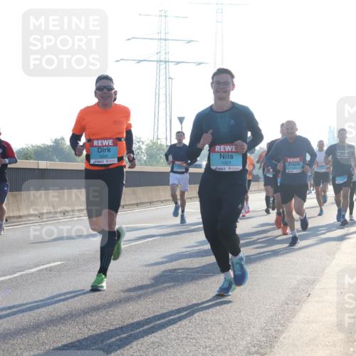 03.10.2025 - Köhlbrandbrückenlauf Luisa Fischer http://msf.ph/oto/8989150 03.10.2025 10:12:21 Position 3 3266, 1027, 1 meine-sportfotos.de