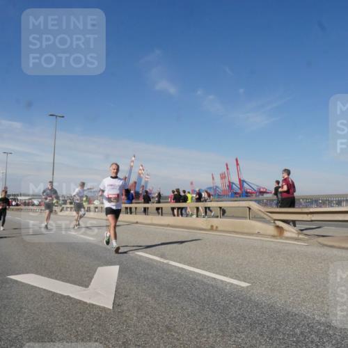 03.10.2025 - Köhlbrandbrückenlauf Matties Gatica Varas http://msf.ph/oto/8989151 03.10.2025 12:36:14 Position 2  meine-sportfotos.de
