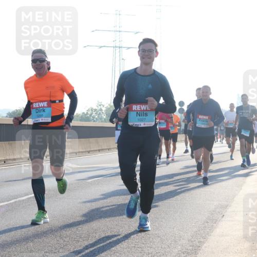 03.10.2025 - Köhlbrandbrückenlauf Luisa Fischer http://msf.ph/oto/8989156 03.10.2025 10:12:22 Position 3 3266, 1027, 1 meine-sportfotos.de