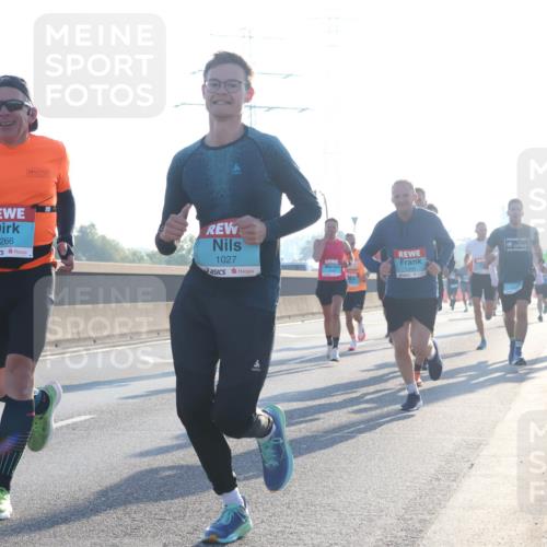 03.10.2025 - Köhlbrandbrückenlauf Luisa Fischer http://msf.ph/oto/8989161 03.10.2025 10:12:22 Position 3 3266, 1027, 1265, 1 meine-sportfotos.de