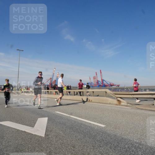 03.10.2025 - Köhlbrandbrückenlauf Matties Gatica Varas http://msf.ph/oto/8989165 03.10.2025 12:36:16 Position 2  meine-sportfotos.de