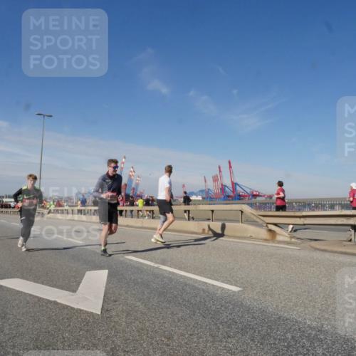 03.10.2025 - Köhlbrandbrückenlauf Matties Gatica Varas http://msf.ph/oto/8989167 03.10.2025 12:36:17 Position 2  meine-sportfotos.de