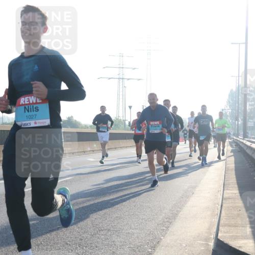 03.10.2025 - Köhlbrandbrückenlauf Luisa Fischer http://msf.ph/oto/8989173 03.10.2025 10:12:23 Position 3 108, 3266, 1027, 1 meine-sportfotos.de