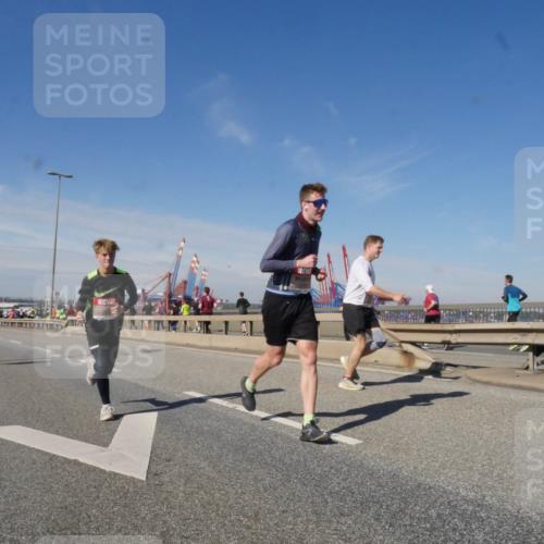 03.10.2025 - Köhlbrandbrückenlauf Matties Gatica Varas http://msf.ph/oto/8989174 03.10.2025 12:36:18 Position 2  meine-sportfotos.de