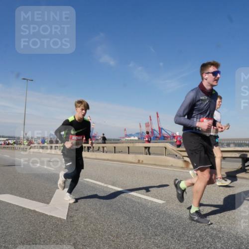 03.10.2025 - Köhlbrandbrückenlauf Matties Gatica Varas http://msf.ph/oto/8989178 03.10.2025 12:36:18 Position 2 118 meine-sportfotos.de