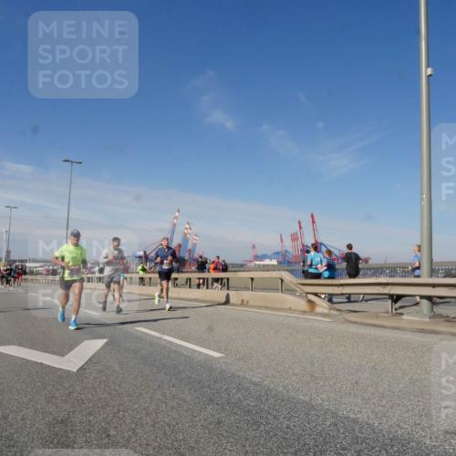 03.10.2025 - Köhlbrandbrückenlauf Matties Gatica Varas http://msf.ph/oto/8989206 03.10.2025 12:36:31 Position 2 78177 meine-sportfotos.de