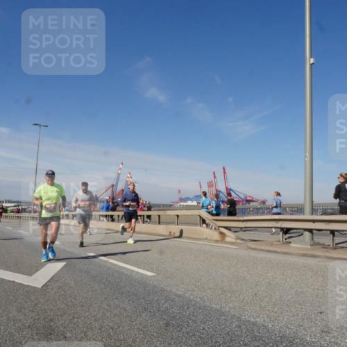 03.10.2025 - Köhlbrandbrückenlauf Matties Gatica Varas http://msf.ph/oto/8989208 03.10.2025 12:36:31 Position 2  meine-sportfotos.de