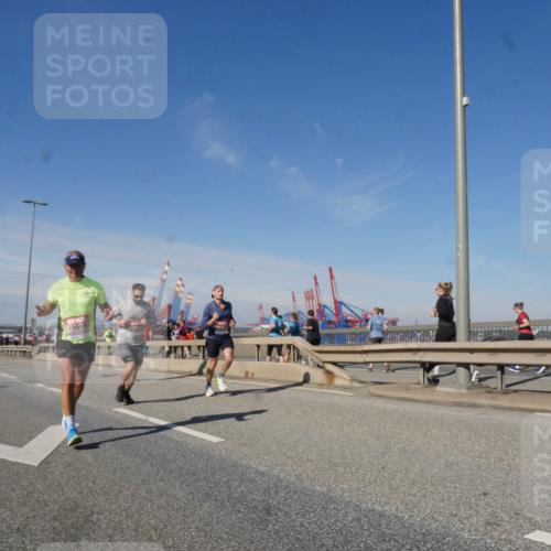 03.10.2025 - Köhlbrandbrückenlauf Matties Gatica Varas http://msf.ph/oto/8989213 03.10.2025 12:36:32 Position 2  meine-sportfotos.de