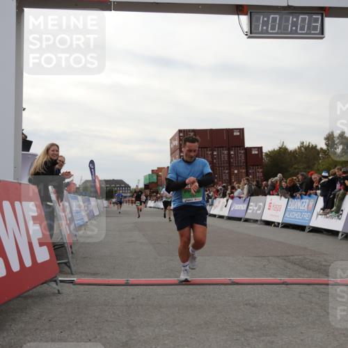 03.10.2025 - Köhlbrandbrückenlauf Yannick Fuchs http://msf.ph/oto/8989216 03.10.2025 16:01:01 Ziel 7294, 7396, 7398, 8855 meine-sportfotos.de