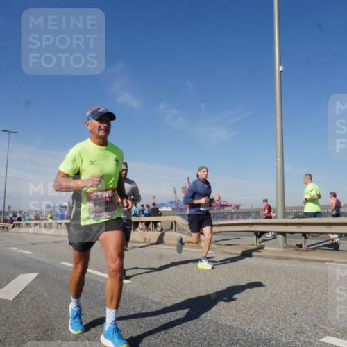 03.10.2025 - Köhlbrandbrückenlauf Matties Gatica Varas http://msf.ph/oto/8989218 03.10.2025 12:36:33 Position 2 5967 meine-sportfotos.de