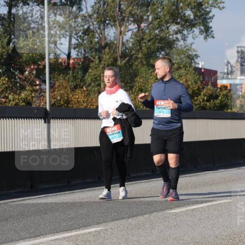03.10.2025 - Köhlbrandbrückenlauf Luisa Fischer http://msf.ph/oto/8989224 03.10.2025 11:27:17 Position 3 3477, 3474 meine-sportfotos.de
