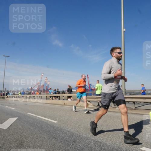 03.10.2025 - Köhlbrandbrückenlauf Matties Gatica Varas http://msf.ph/oto/8989225 03.10.2025 12:36:34 Position 2  meine-sportfotos.de
