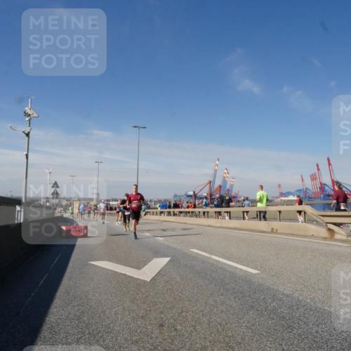 03.10.2025 - Köhlbrandbrückenlauf Matties Gatica Varas http://msf.ph/oto/8989227 03.10.2025 12:36:36 Position 2  meine-sportfotos.de