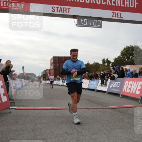 03.10.2025 - Köhlbrandbrückenlauf Yannick Fuchs http://msf.ph/oto/8989236 03.10.2025 16:01:01 Ziel 7294, 7396, 7398, 8855 meine-sportfotos.de