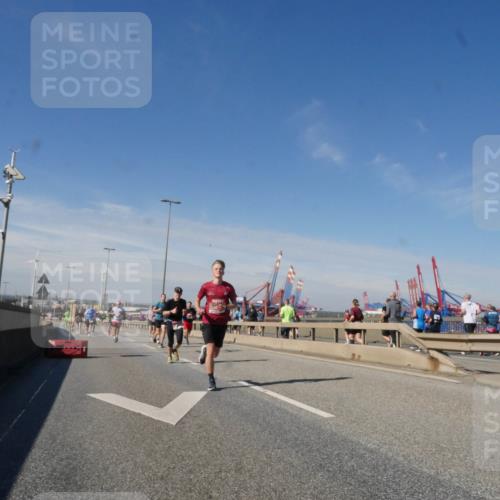 03.10.2025 - Köhlbrandbrückenlauf Matties Gatica Varas http://msf.ph/oto/8989237 03.10.2025 12:36:37 Position 2 18 meine-sportfotos.de