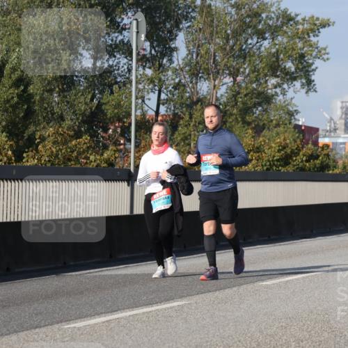 03.10.2025 - Köhlbrandbrückenlauf Luisa Fischer http://msf.ph/oto/8989240 03.10.2025 11:27:18 Position 3 3477, 3474 meine-sportfotos.de