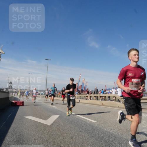 03.10.2025 - Köhlbrandbrückenlauf Matties Gatica Varas http://msf.ph/oto/8989245 03.10.2025 12:36:39 Position 2 171, 5926 meine-sportfotos.de
