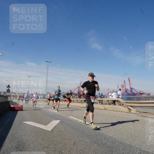 03.10.2025 - Köhlbrandbrückenlauf Matties Gatica Varas http://msf.ph/oto/8989248 03.10.2025 12:36:39 Position 2  meine-sportfotos.de