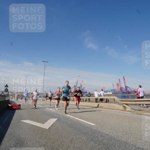 03.10.2025 - Köhlbrandbrückenlauf Matties Gatica Varas http://msf.ph/oto/8989255 03.10.2025 12:36:40 Position 2  meine-sportfotos.de