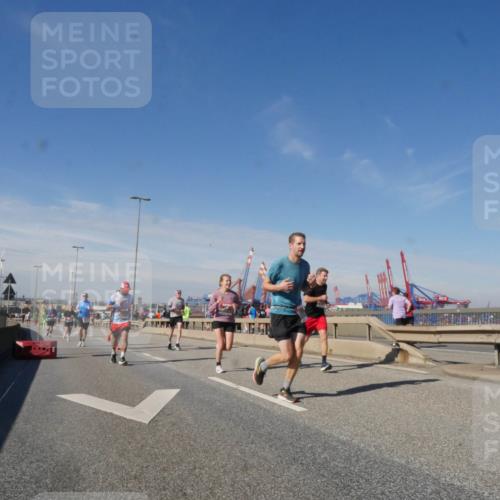 03.10.2025 - Köhlbrandbrückenlauf Matties Gatica Varas http://msf.ph/oto/8989262 03.10.2025 12:36:41 Position 2  meine-sportfotos.de