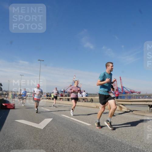 03.10.2025 - Köhlbrandbrückenlauf Matties Gatica Varas http://msf.ph/oto/8989266 03.10.2025 12:36:41 Position 2  meine-sportfotos.de