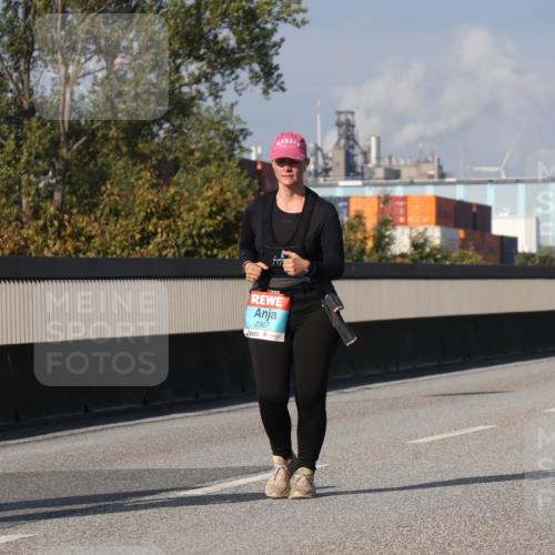 03.10.2025 - Köhlbrandbrückenlauf Luisa Fischer http://msf.ph/oto/8989267 03.10.2025 11:27:21 Position 3 2367 meine-sportfotos.de