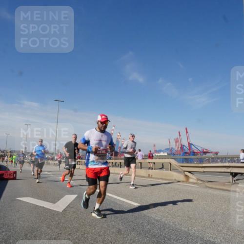 03.10.2025 - Köhlbrandbrückenlauf Matties Gatica Varas http://msf.ph/oto/8989279 03.10.2025 12:36:43 Position 2  meine-sportfotos.de