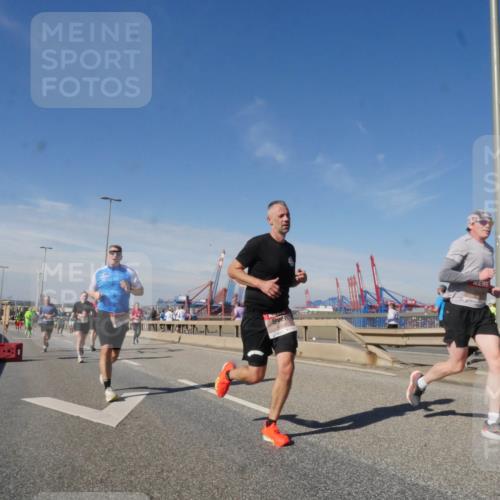 03.10.2025 - Köhlbrandbrückenlauf Matties Gatica Varas http://msf.ph/oto/8989288 03.10.2025 12:36:45 Position 2  meine-sportfotos.de
