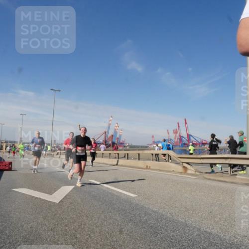 03.10.2025 - Köhlbrandbrückenlauf Matties Gatica Varas http://msf.ph/oto/8989301 03.10.2025 12:36:47 Position 2  meine-sportfotos.de