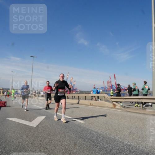 03.10.2025 - Köhlbrandbrückenlauf Matties Gatica Varas http://msf.ph/oto/8989303 03.10.2025 12:36:47 Position 2 14 meine-sportfotos.de