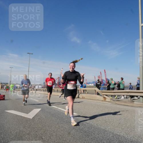 03.10.2025 - Köhlbrandbrückenlauf Matties Gatica Varas http://msf.ph/oto/8989306 03.10.2025 12:36:48 Position 2 4111 meine-sportfotos.de