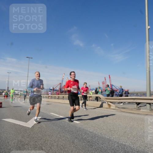 03.10.2025 - Köhlbrandbrückenlauf Matties Gatica Varas http://msf.ph/oto/8989311 03.10.2025 12:36:49 Position 2  meine-sportfotos.de