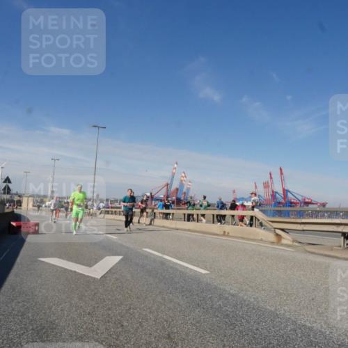 03.10.2025 - Köhlbrandbrückenlauf Matties Gatica Varas http://msf.ph/oto/8989331 03.10.2025 12:36:51 Position 2  meine-sportfotos.de